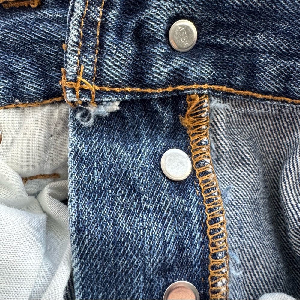 Vintage Levi’s 501 Original Fit Straight Leg Jeans Blue Denim Button Fly Classic - Picture 9 of 11